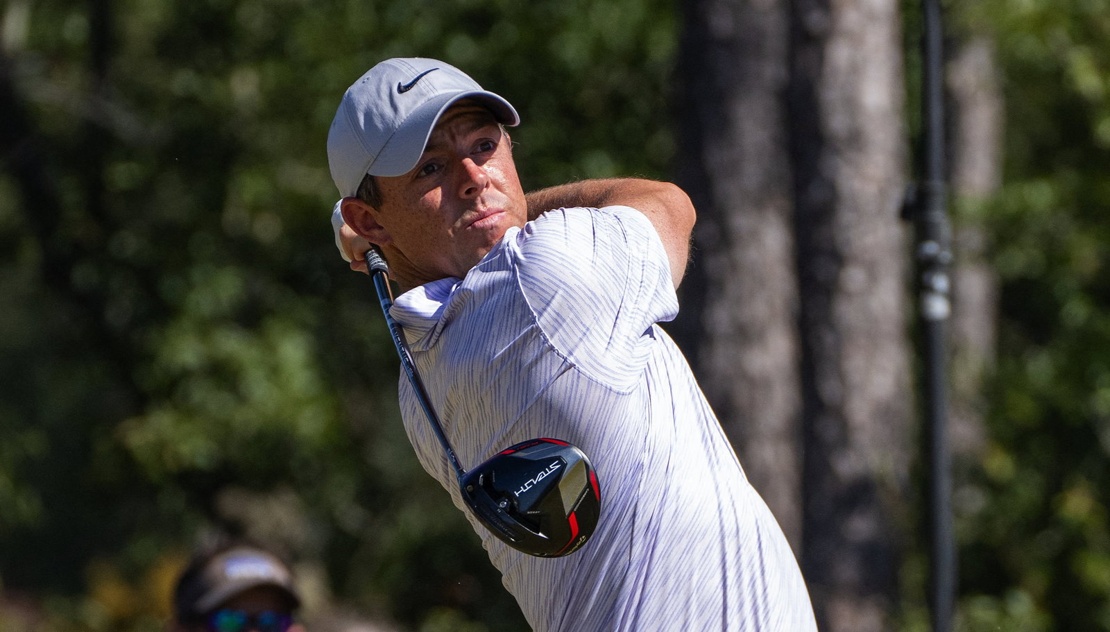 Why are (LIV Golf) fans debating whether Rory McIlroy is a deserved World No.1?!