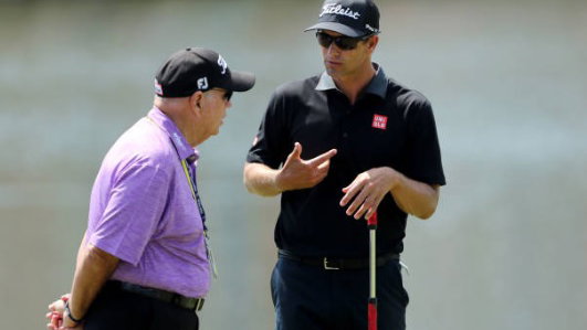 adam scott switches back to the long putter 
